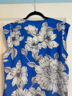 Banana Republic Blue And White Floral Top thumbnail 7