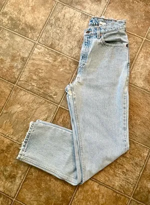Vintage Levi’s 512 Slim Fit Straight Leg Jeans Light Wash Raw Hem Size 8 Reg GUC thumbnail 1