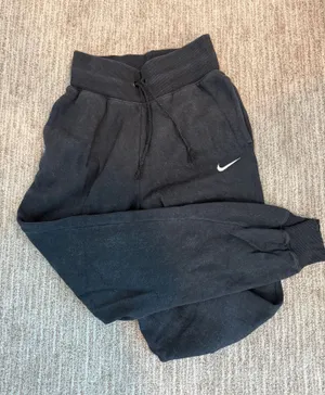 Nike sweatpants  thumbnail 1