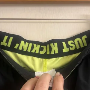 ✨NIKE Women's Phantom 2-in-1 Running Dri-Fit Sz Large Shorts✨ thumbnail 10