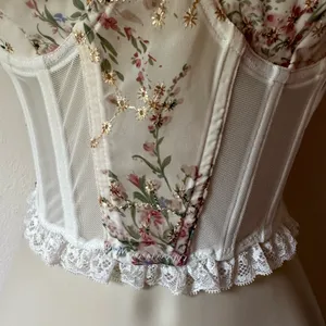 Floral Lace Corset thumbnail 4