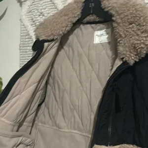 Abercrombie Puffer Sherpa Vest thumbnail 2