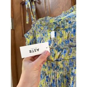 ASTR The Lind Floral Pleated Maxi Dress in Blue Yellow Floral Size Small NEW thumbnail 8