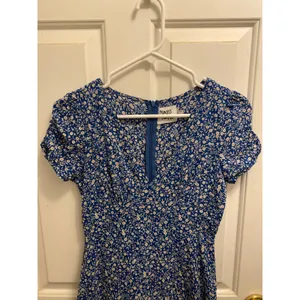 Princess Polly Women Blue Floral Short Sleeve V-Neck The Sting Mini Dress Size 2 thumbnail 2