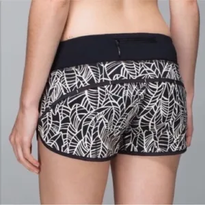 Lululemon Speed Up Shorts 3” Inseam Black White Palm Leaves Size 4 Shorts thumbnail 2