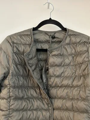 Uniqlo Women's Ultra Light Down Compact Packable Puffer Jacket in Green Gray S thumbnail 6