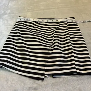 Brandy Melville Skort Womens One Size Waist Black White Striped Casual thumbnail 8