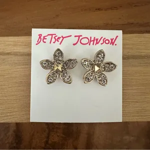 Betsey Johnson Betseyton Gold Tone Flower Stud Earrings Crystal Accents thumbnail 1