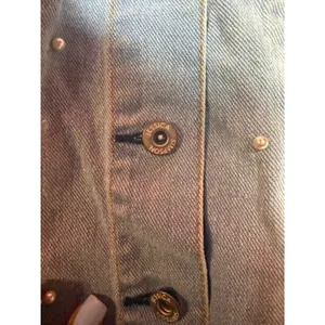 Jessica Simpson Women Large Pearl Embellished Distressed Denim Jacket Light Wash thumbnail 6