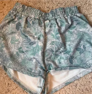 SheIn Camo Sweat Shorts thumbnail 1