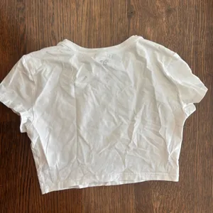 Aritzia TNA White Cropped Tee thumbnail 2