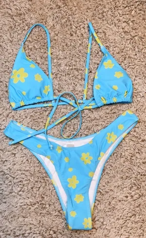 Boutique Cheeky Sexy Flower Print Bikini Set thumbnail 3