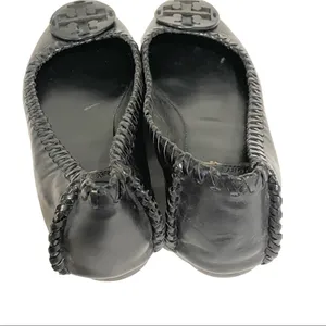 Tory Burch 6.5‎ Medallion Black Leather Rubber Sole Flats thumbnail 4