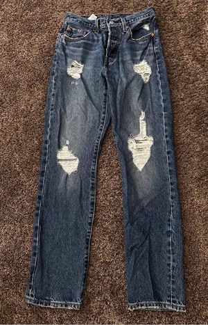 Levi's 501 Distressed Dark Blue Straight Jeans Size 26x30 0090 thumbnail 1