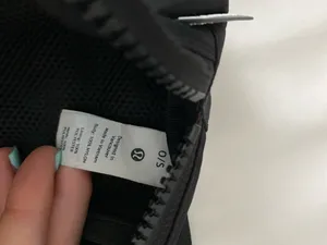 Black lululemon belt bag thumbnail 5