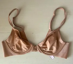 Victoria’s Secret nude plunge unlined bra - 32B thumbnail 1
