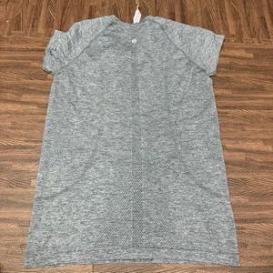 lululemon swiftly tech short sleeve thumbnail 3