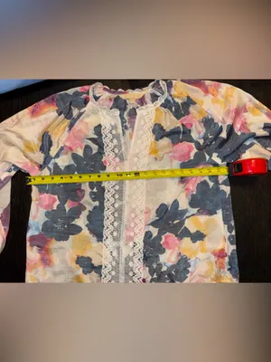 Lace-Trim Floral Blouse in White Multi thumbnail 4