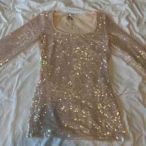 Rumor Boutique LF Rumored Mackie Sequin Long Sleeve Mini Shift Dress thumbnail 2
