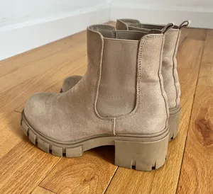 Madden Girl Chelsea Boots Ankle thumbnail 1