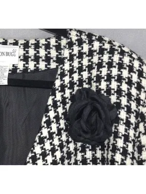 Fashion Bug Black White Houndstooth Tweed Collarless Blazer Rosette Pin 22/24 thumbnail 4