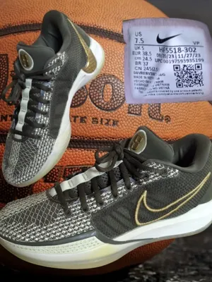 Nike Sabrina 1 Womens 7.5 Basketball Shoes HF5518-302 Olive Gold Sabrina Ionescu thumbnail 1