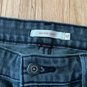 Levi's Jeans Womens 12 Gray Charcoal Mid Rise Skinny Cotton Ladies thumbnail 6