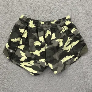 Lululemon Hotty Hot Low Rise Shorts 4" Heritage 365 Camo Green Athletic Women 8 thumbnail 2