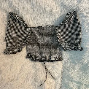 Cute ruched Gingham tie ruffle crop top thumbnail 4