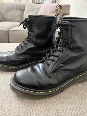 Dr. Martens Black 8-Eye Lace Up Boots Sz 9 thumbnail 5