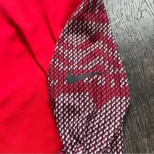 Nike Pro Dri-Fit Long Sleeve 1/2 Zip Pullover Running Top Red Pattern Size Small thumbnail 4