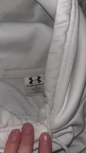 White sweatshirt  thumbnail 3
