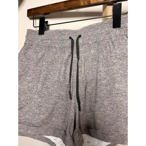Lululemon Black White Athletic Workout Shorts Pockets Size 8 thumbnail 4
