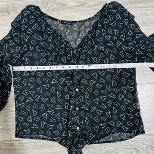 Timing Black Sheer Heart Print Ruffle Tie Front Blouse Top Women Sz L‎ Celestial thumbnail 9
