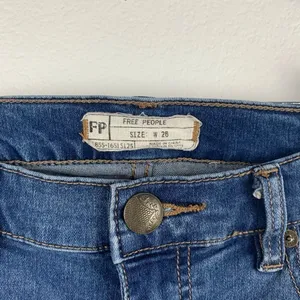 Free People ‘Slim Kick’ Crop Jeans Blue 26‎ thumbnail 4