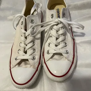 Converse Sneakers size 7 thumbnail 1