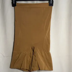 Spanx On Core Sculpt High Waist Mid‎ Thigh Short Shapewear Tummy Medium thumbnail 2