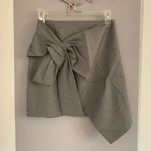Zara Black & White Houndstooth mini Skirt with Bow Knot thumbnail 3