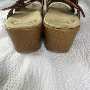 Dansko Lela Glossy Red Patent Leather Clogs Sandals Women Sz EU38 (7- -7 1/2) thumbnail 2