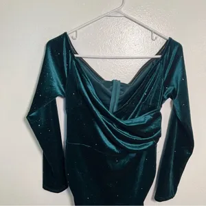 Women's Sz Large Off Shoulder Velvet Dress Emerald Green Rhinestones Long Sleeve thumbnail 3