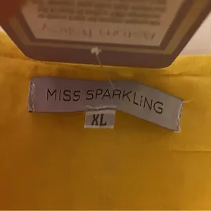 Women’s Yellow Eyelet V-Neck Mini Dress thumbnail 7