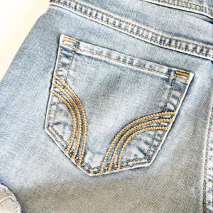 Hollister Womens Low Rise Medium Wash Y2K Coastal Midi Denim Jean Shorts‎ Size 0 thumbnail 5