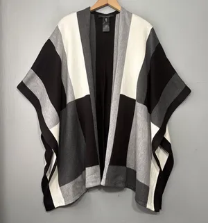 White House | Black Market Sweater Wrap One Size Black White Colorblock Artsy Chic Poncho Geometric thumbnail 1