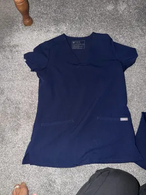 FIGS Scrubs Set thumbnail 3