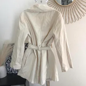 Vintage Cream beige belted long sleeves mini/midi trench coat peacoat overcoat collared neckline, double breasted button closure. thumbnail 2