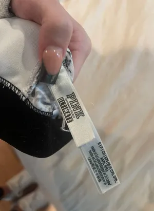 PINK Victoria’s Secret VS Sports Bra thumbnail 3