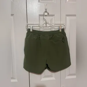 Beyond Yoga Mid-Length Athletic Short Green Extra Small thumbnail 3