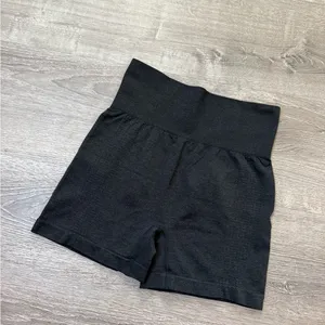 •SEAMLESS SHORTS• Gray Size M thumbnail 3