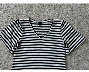 Ann Taylor Sz S Black & White Striped Knit Top Tee T-Shirt Cute!! thumbnail 4