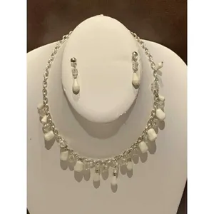 New Silver Tone White Teardrop Necklace and Earrings‎ Jewelry Set 19.5" Jewellry thumbnail 3